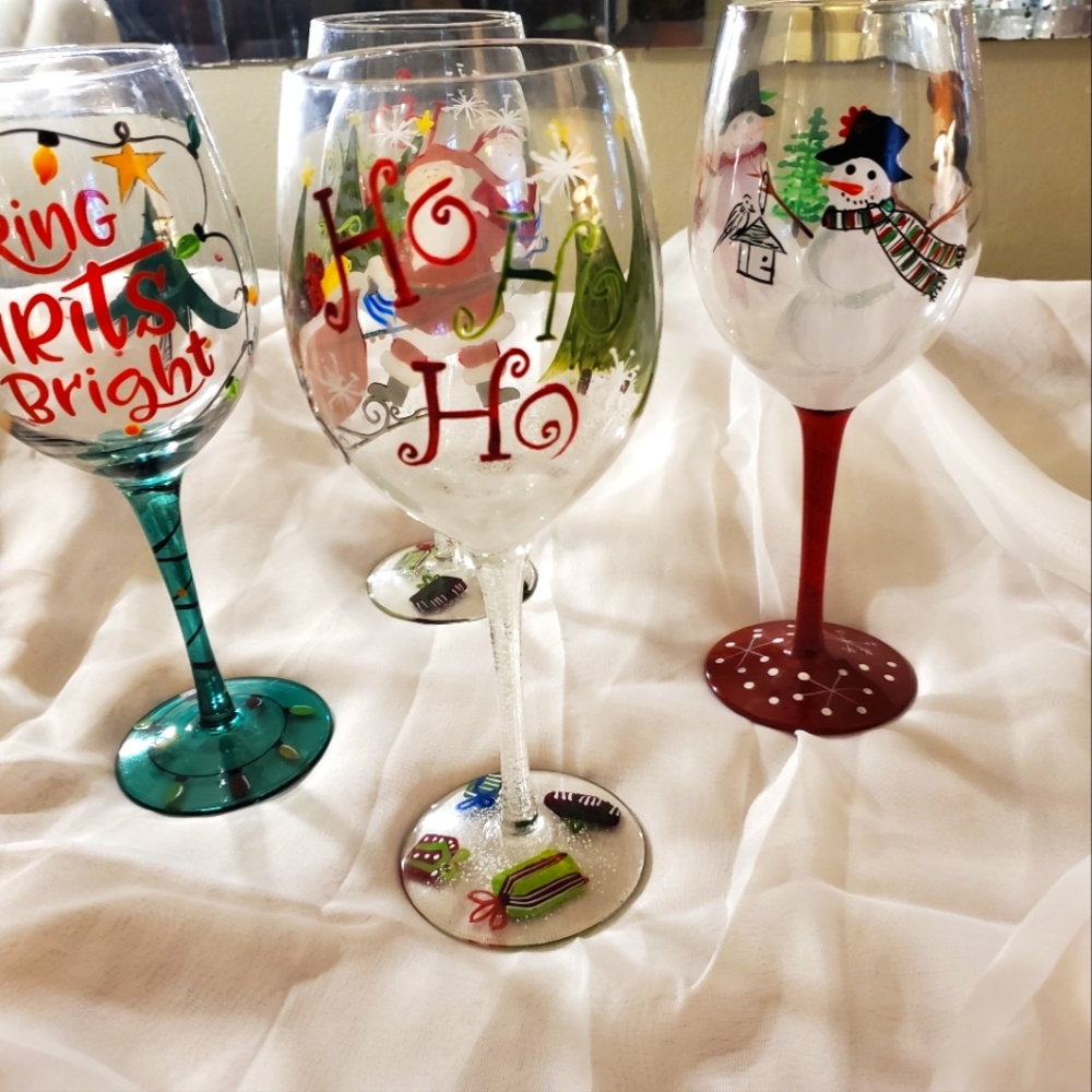 4 Pier1 Christmas Wine Glasses🎄 🍷